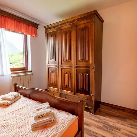 Apartament Pika *